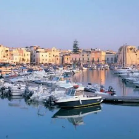 With One Bedroom In Trani, With Furnished Terrace And Wifi - Trani